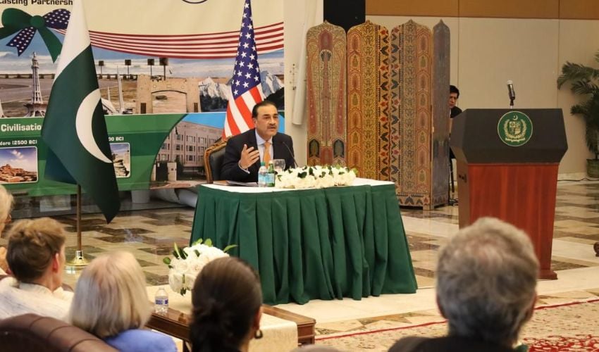 واشنگٹن میں چیئرمین پی سی بی محسن نقوی اور فیفا صدر جیانی انفینٹینو کی ملاقات