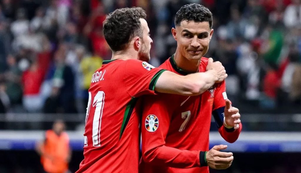 Famous Portuguese footballer dies in traffic accident