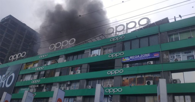 Quick Response Saves Hafeez Center from Major Fire Tragedy