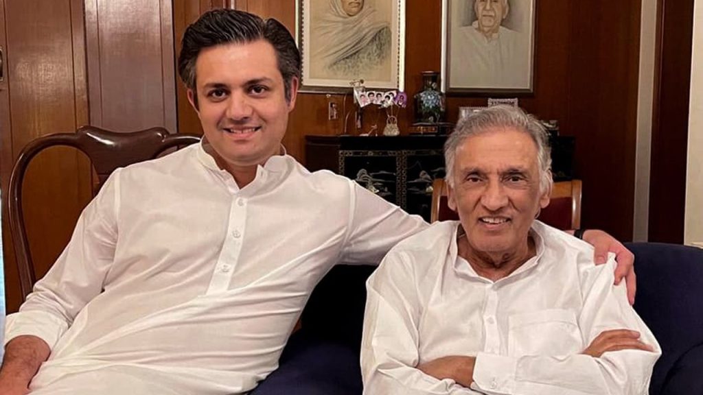 Hammad Azhar formally announces not to contest election on his father's vacant seat