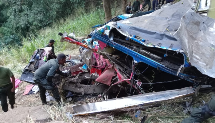 Tourist Bus Plunges into Ravine in Sri Lanka, 15 Dead