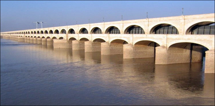 Water Levels Recede at Guddu, Sukkur, Kotri Barrages