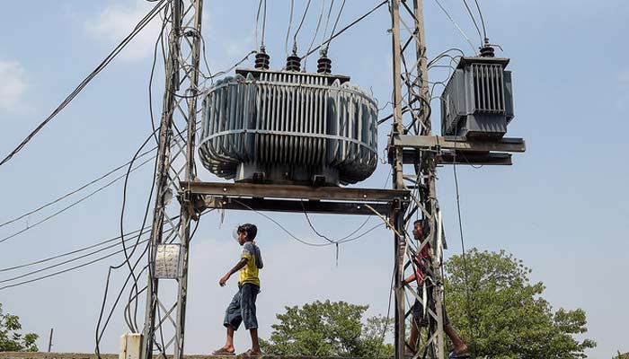 K-Electric Disconnects Lines