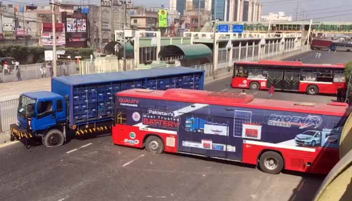 Security Lockdown in Lahore, Major Roads and Motorway Exits Closed