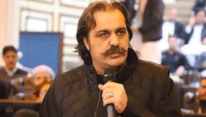 علی امین گنڈا پور کے ناقابلِ ضمانت وارنٹ گرفتاری