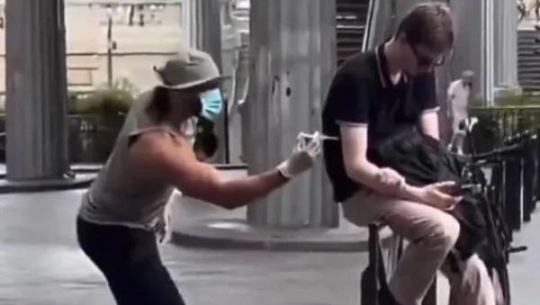 ٹک ٹاکر امائن موجیتو کو "پرینک" ویڈیوز پر جیل بھیج دیا گیا