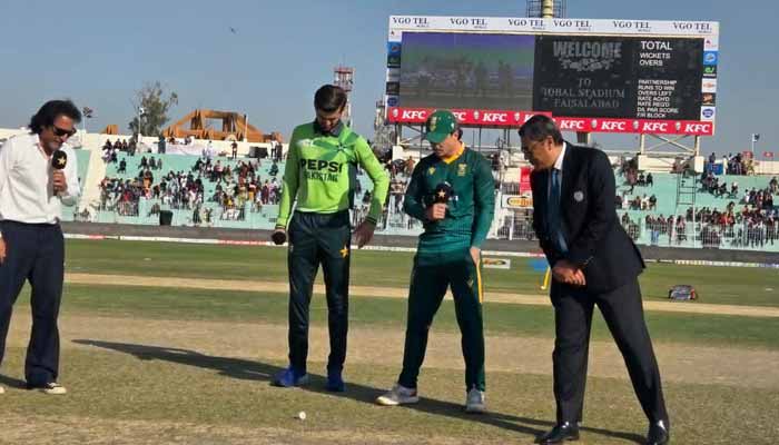Pakistan Bat Against South Africa