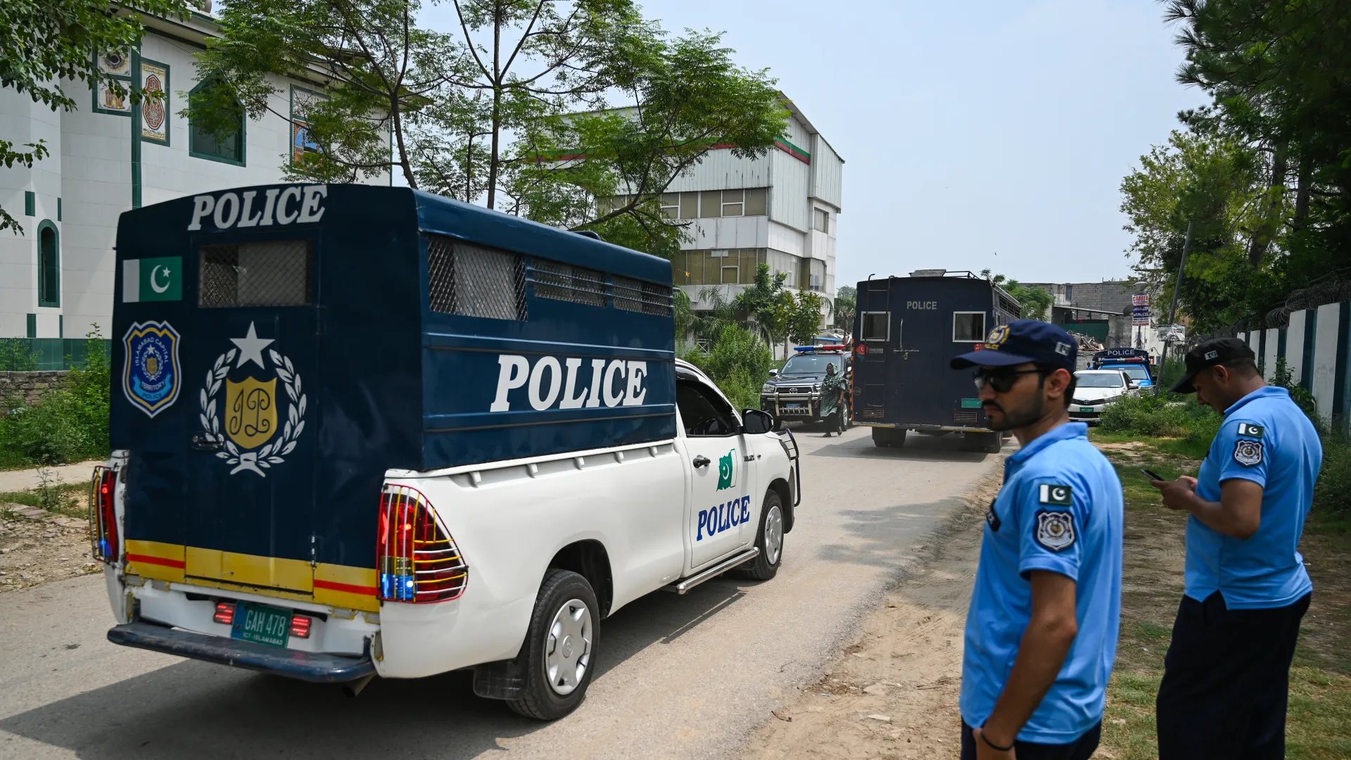 KP House to arrest PTI leaders