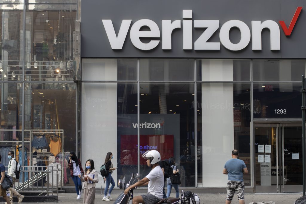 Verizon to Lay Off 13000 Workers