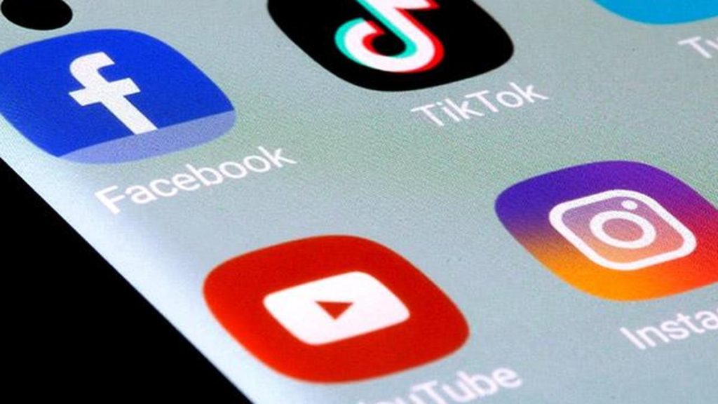 Malaysia Ban Social Media
