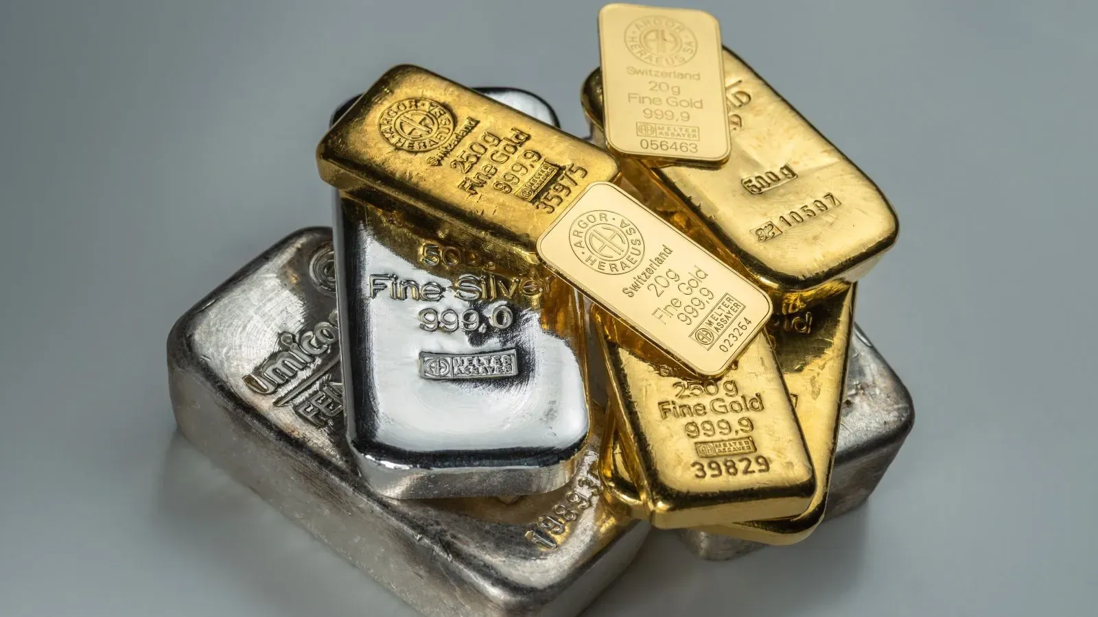 Gold and Silver Prices Fall
