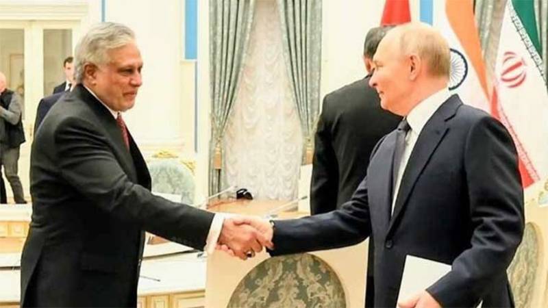 وزیراعظم اسحاق ڈار کی ماسکو میں ولادیمیر پیوٹن سے اہم ملاقات