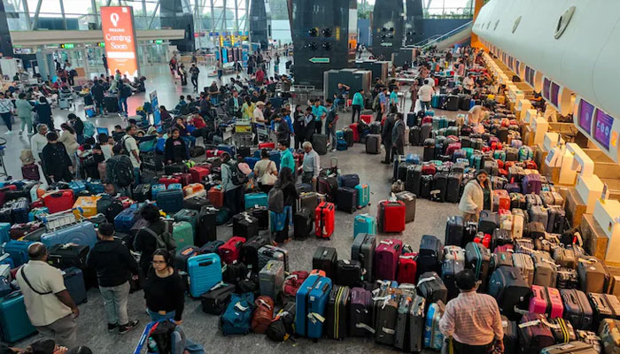 IndiGo Flight Crisis Deepens as Hundreds of Flights Cancelled