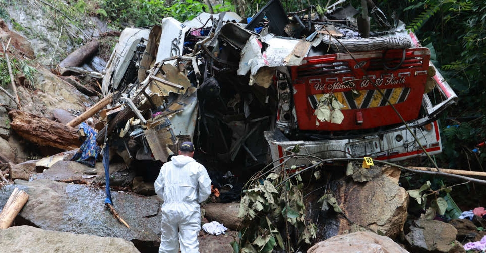 Colombia bus crash kills 17