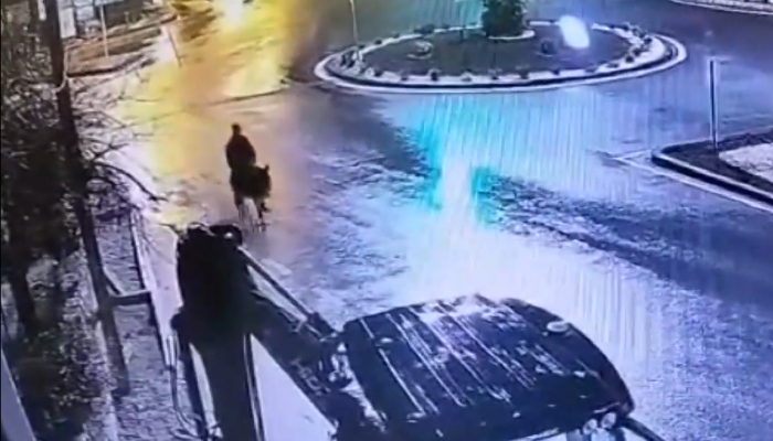 ترکی میں چور نے سونے کے زیورات چرائے اور گدھے پر سوار ہوکر فرار