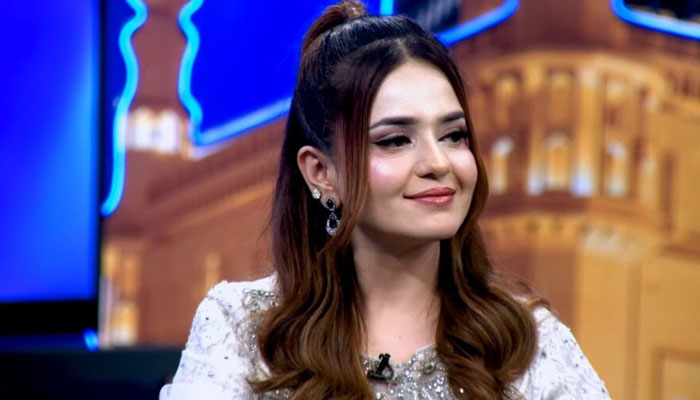 سنبل اقبال شوبز چھوڑنے کا ارادہ نہیں رکھتیں