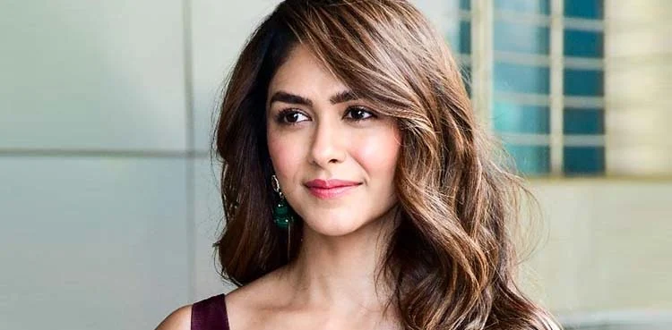 مرونل ٹھاکر