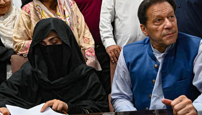 عمران خان اور بشریٰ بی بی کی اڈیالہ جیل میں 30 منٹ کی ملاقات