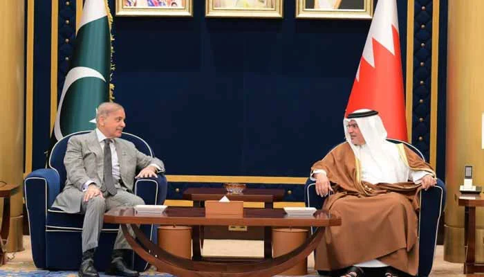 وزیر اعظم شہباز شریف کا بحرین کے شاہ سے ٹیلیفونک رابطہ، جنگ اور حملوں کی مذمت