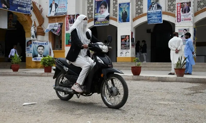electric bike demand Pakistan fuel crisis