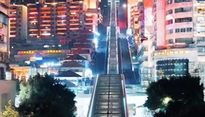 طویل آؤٹ ڈور ایسکیلیٹر