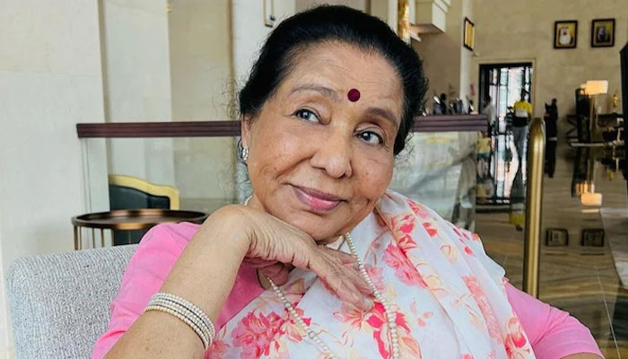 Legendary Singer Asha Bhosle Passes Away at 92