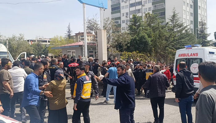 اسکول فائرنگ