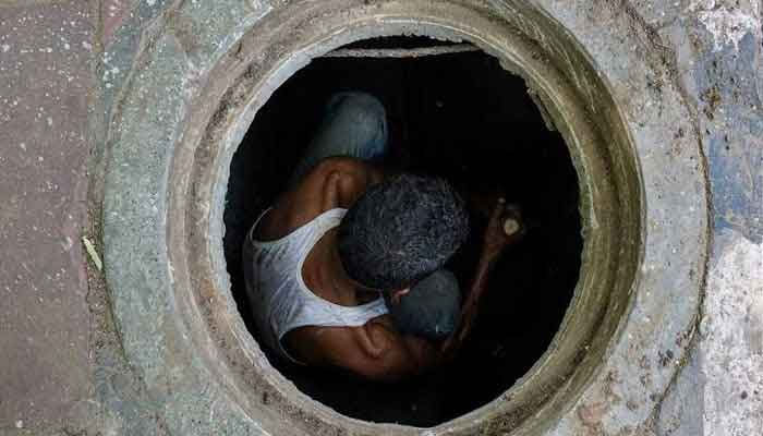 Karachi sewer workers death