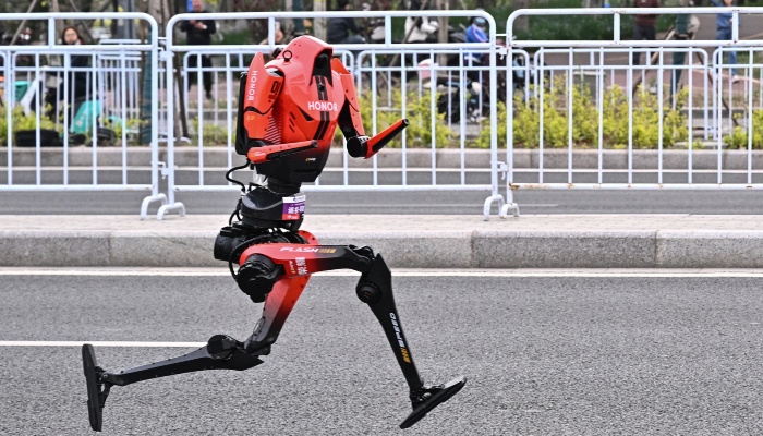 China humanoid robots marathon