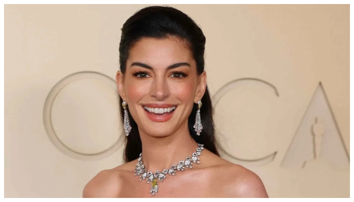 Anne Hathaway Named World’s Most Beautiful Star 2026