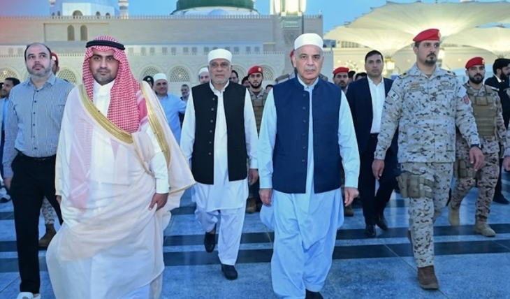 وزیراعظم شہباز شریف کی مدینہ منورہ میں روضہ رسول ﷺ پر حاضری