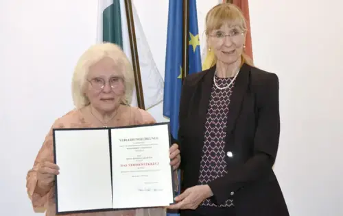 Anita Khawaja German award
