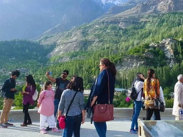 swat tourists stopped mahodand lake incident
