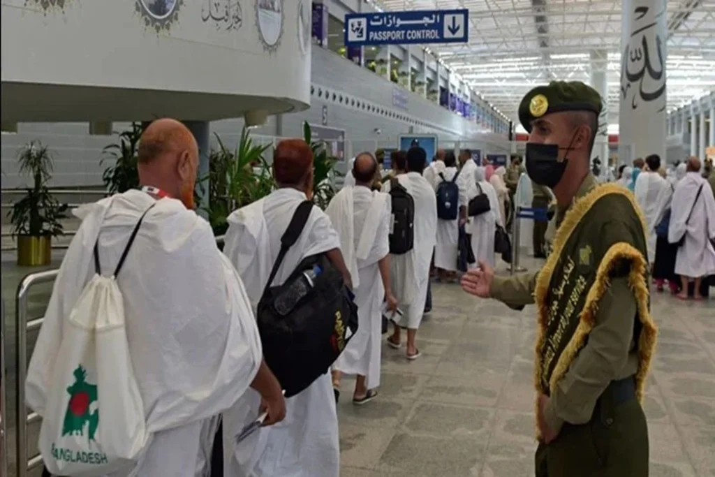 Pakistani pilgrims in Saudi Arabia
