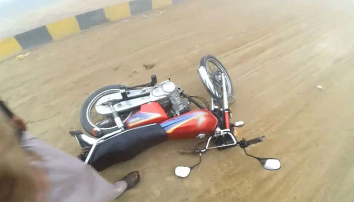 Karachi tractor collision