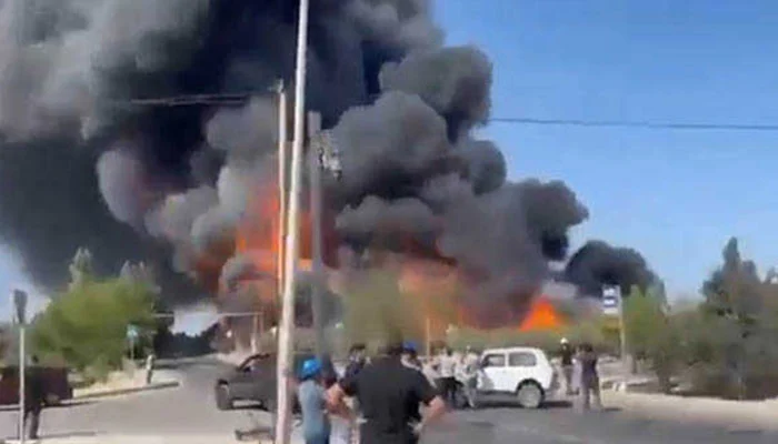 Baku oil refinery fire