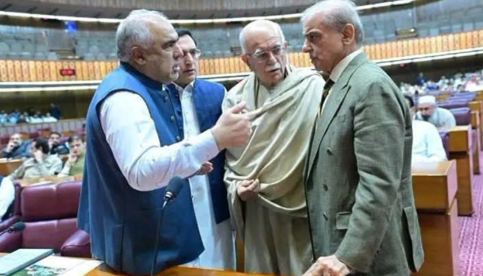 Political dialogue for stability in Pakistan